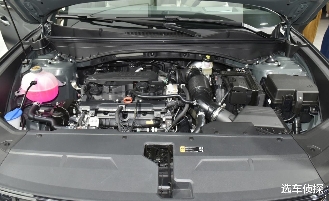 2025款现代途胜L,标配8AT变速箱,纯油混动可选,HTRAC四驱