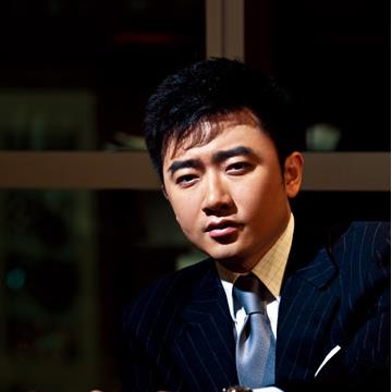 “央视败类”芮成钢,吃了六年牢饭,如今混得风生水起,身价过亿