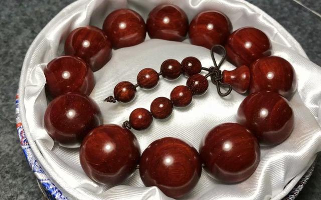 盘玩小叶紫檀五大误区，你中招了吗？专家揭秘，助你盘出极品手串