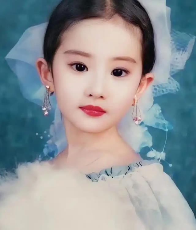 同样是被大佬陈金飞力捧,杨采钰与刘亦菲的境遇为何大不相同