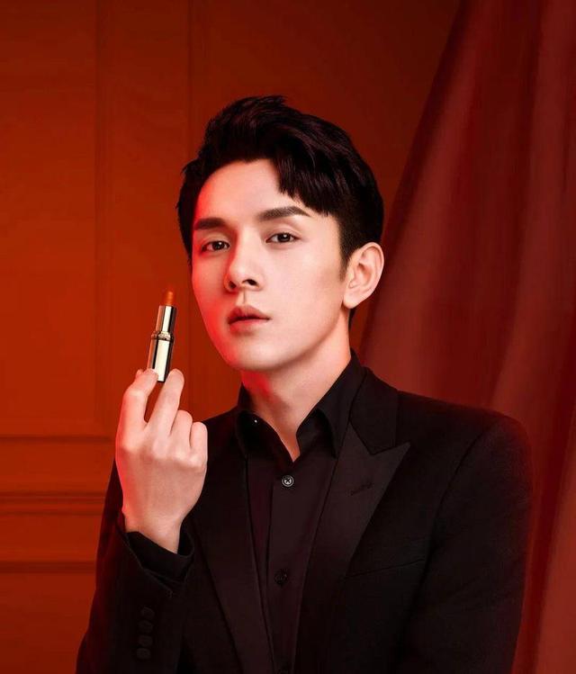 2024带货主播收入排行：董宇辉28亿高居第一，小杨哥塌房仍赚18亿