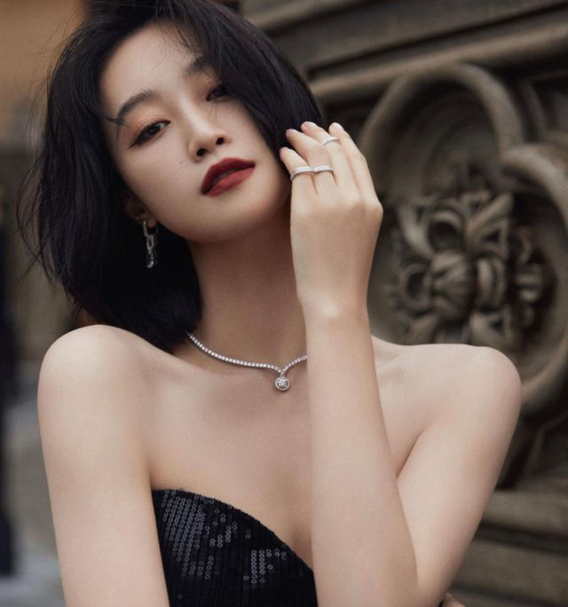 笑不活了，蓝盈盈新剧车祸残疾，我却笑死在网友评论区