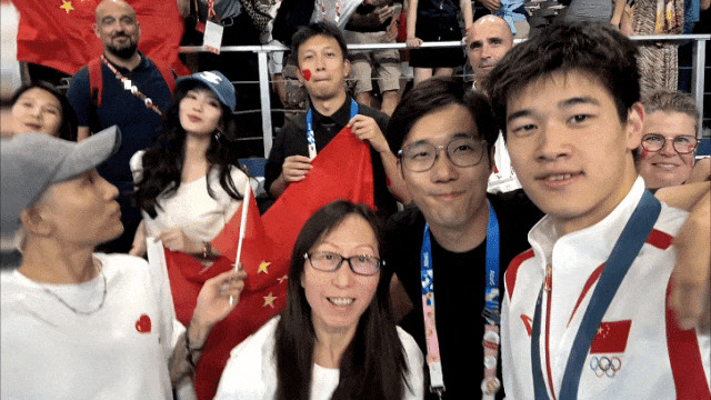 刘诗诗压国旗的紧急公关！