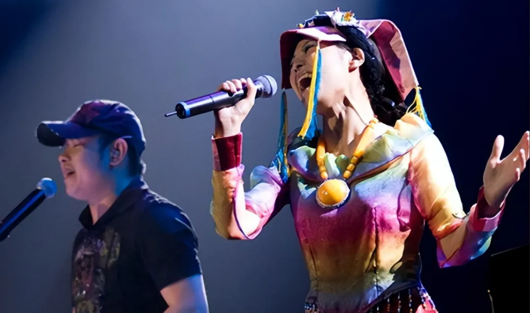 云朵首次公布离开刀郎的真相,短短58个字,我嗅到了虚伪的味道