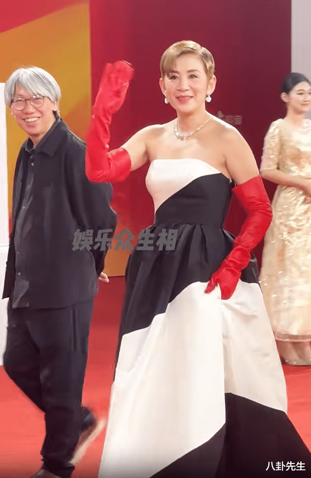 厦门这一夜,刘德华全程戴口罩,林保怡落选影帝,伍咏薇脸崩