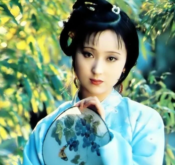 笑死！我们是长大了不是瞎了，同角色对比，才知审美降级有多严重