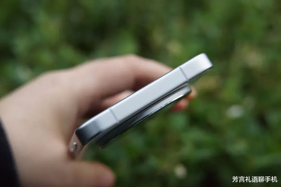 喜欢小屏手机的,这台安卓“扛把子”必看