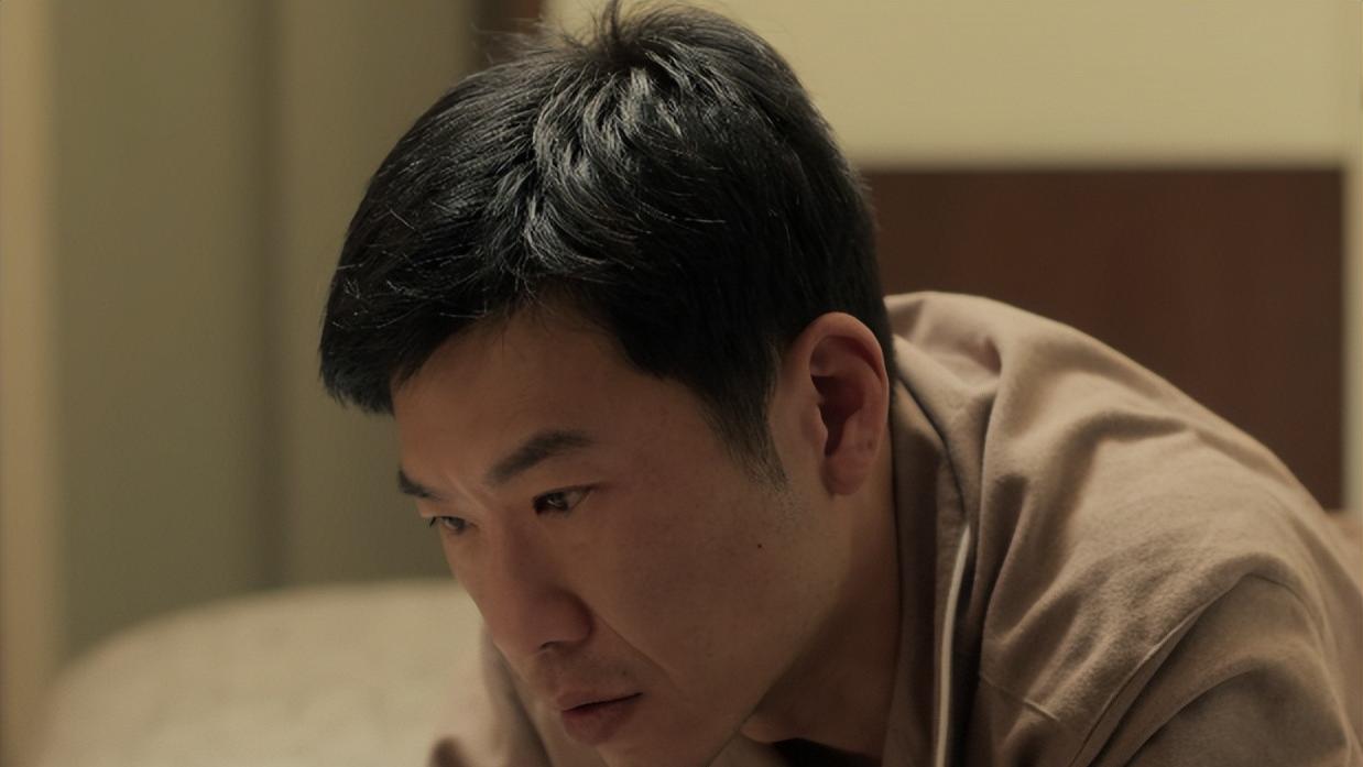 央视《凡人歌》：本是冲着王骁殷桃去的，却被54岁的男五号惊艳了