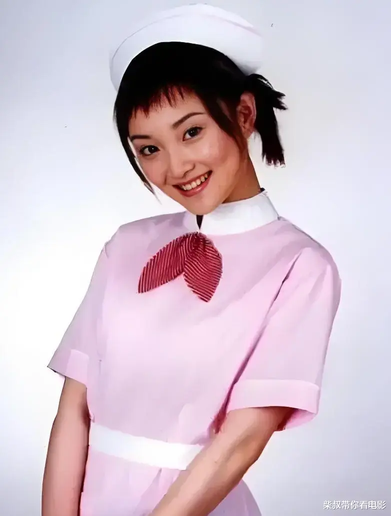 李小璐母女同框：肤色差距太大，一黑一白，网友：李小璐的好基因跑偏了！