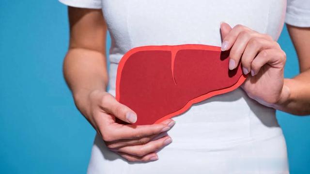 肝不好的人，睡觉时会常有这4个异常，你若没有，说明肝很健康