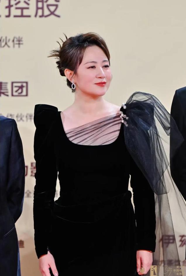 这一夜 苗苗美的不像话 钟楚曦秒了 赵丽颖赢了 关晓彤又让人眼前一黑