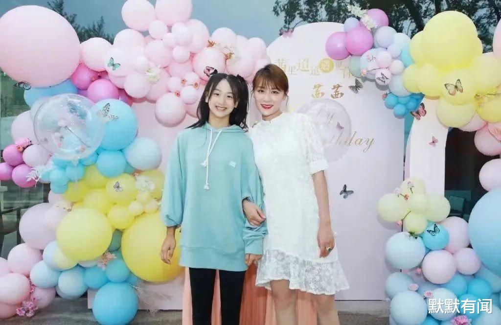 《爸去哪》萌娃现状:森碟变淑女,石头认不出,最后一个争议大