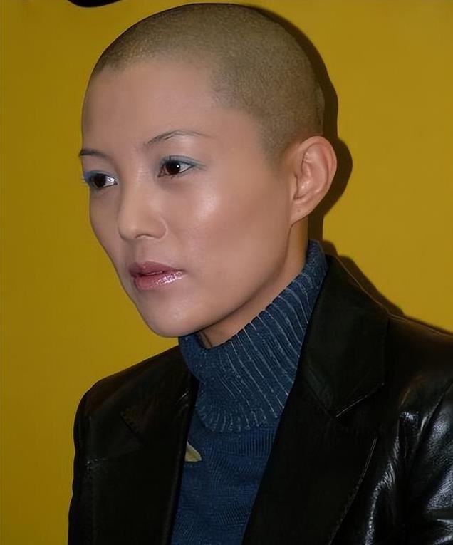 18岁为人母曾四登春晚,然而同床多年的枕边人,竟然是在逃通缉犯