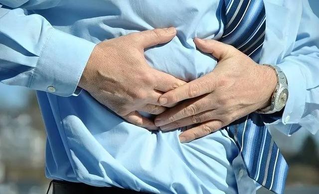 蓝莓是“护肝神器”?医生呼吁:若想预防肝硬化,这四种水果常吃