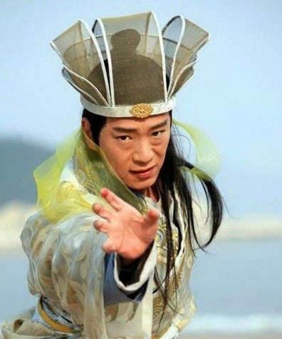 TVB前男星邵传勇近况曝光!瘦到两颊凹陷被质疑患病,继女已出道