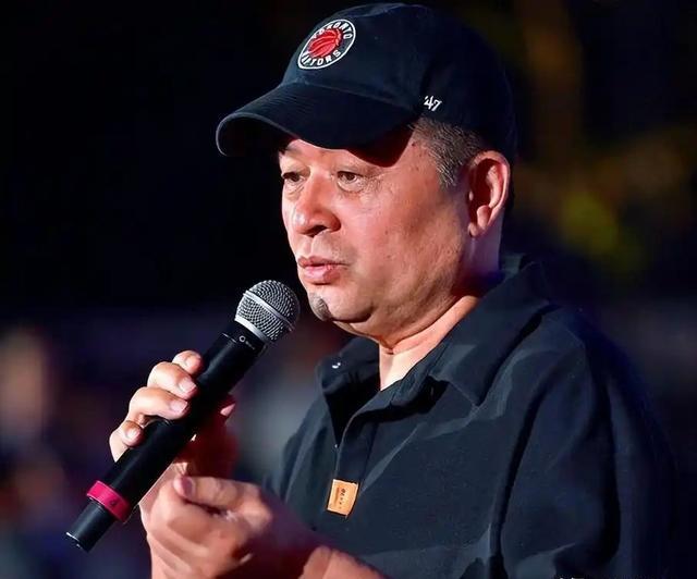 离开央视九年,65岁毕福剑现状曝光,靠着副业养家糊口、衣食无忧