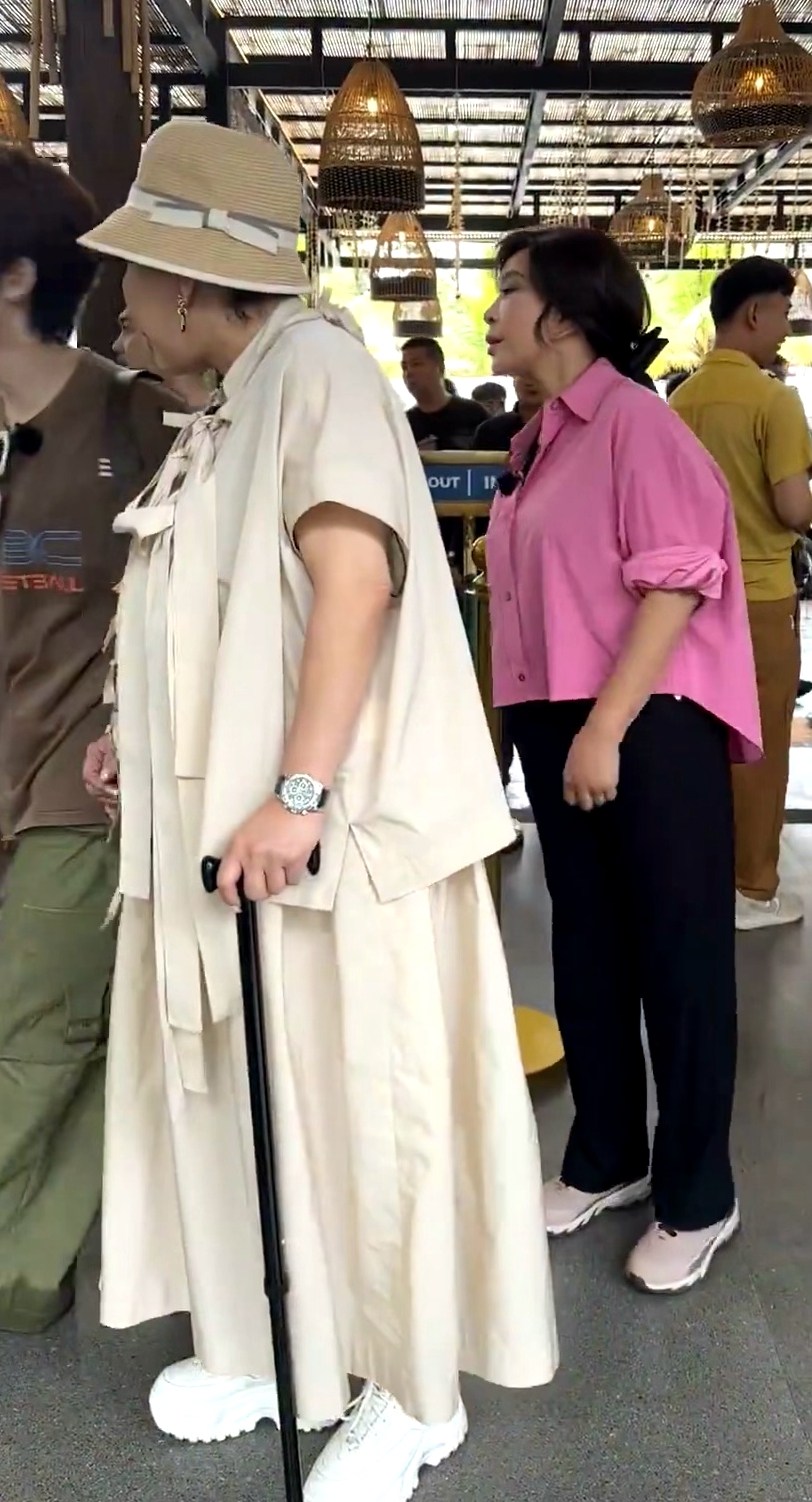 刘晓庆前男友直播内容全记录,厚着脸皮为8年“奶孙恋”追讨504万赔偿