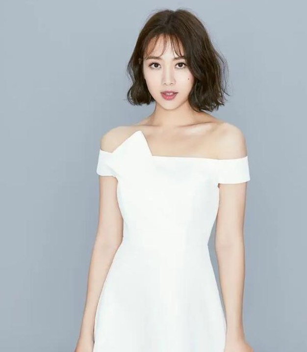 内娱又多了一个娃，35岁女顶流“去父留子”，做的比张碧晨还要狠