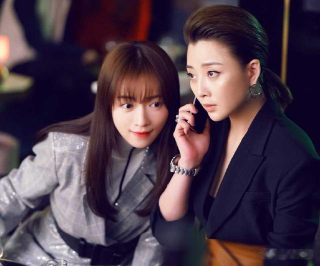 被央视怒批仍不悔改,出门带6个助理30个保镖,网友:你是个啥