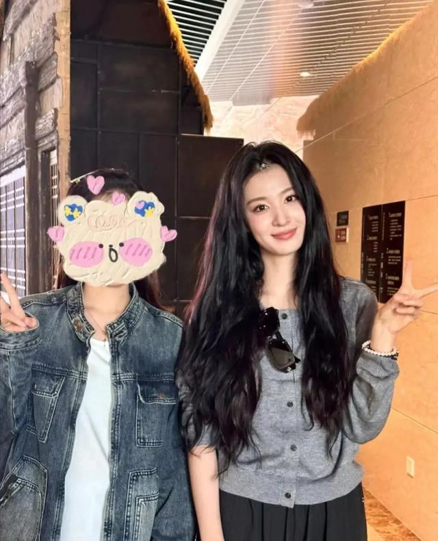 看跑男线下录制,孟子义与白鹿的生图差距竟这么大同框即碾压