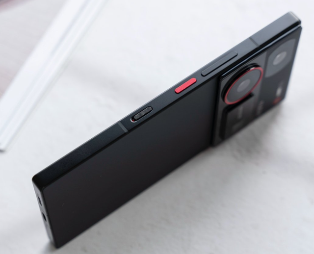 完美真全面屏,努比亚z70 ultra正式官宣,比上代提升不少!