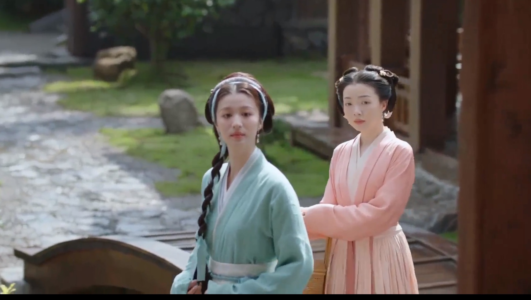 《柳舟记》躲过了女主王楚然，却被4个妈惊艳，个个都是童年女神