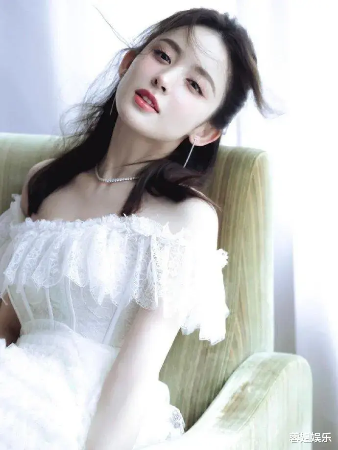 “风流玉女”古力娜扎:美空出身狂立人设,清纯名声处境尴尬