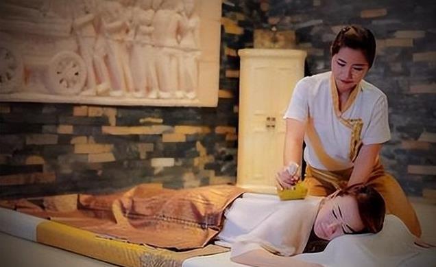 噩耗,31岁女歌手因颈部按摩离世,从瘫痪到离世仅1个月时间