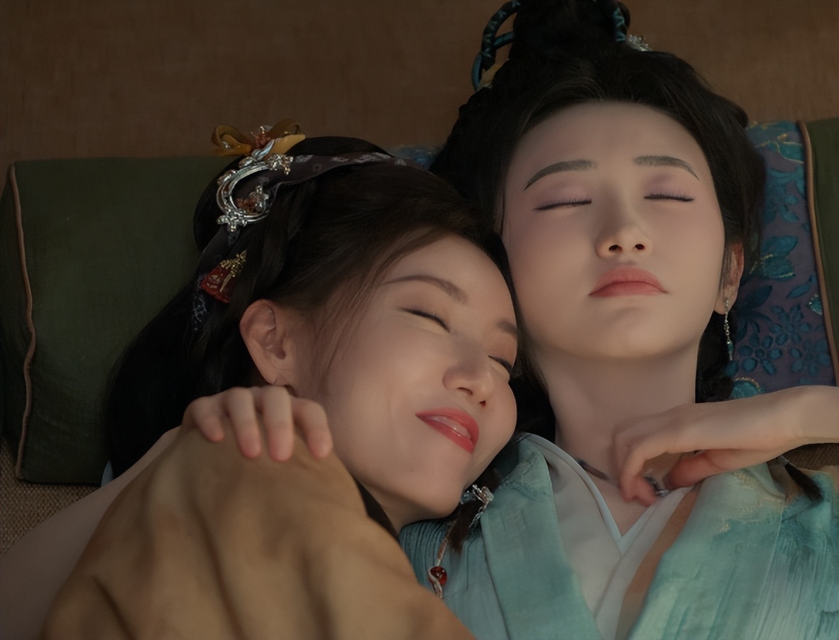 才播1天，拿下飙升榜第二，8月份最期待的黑马剧开播就炸了