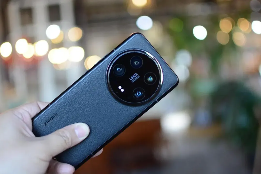 小米14Ultra打起“价格战”,16GB+1TB+卫星通信,雷军彻底妥协了