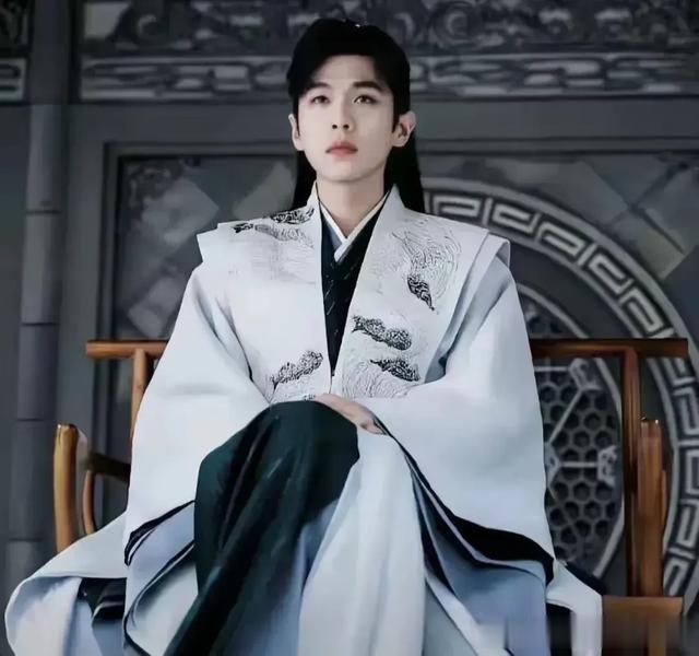 庆余年，叶轻眉给陈萍萍的保命轮椅真是武器大全！