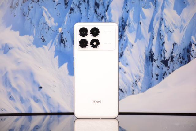 10月换机不要买太贵，这三款中端价格跌至冰点，再战五年也流畅