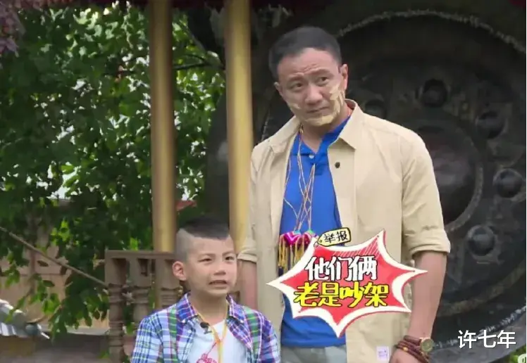 胡军儿子帅到认不出!15岁身高1米85,魁梧壮硕,五官深邃帅过爸爸