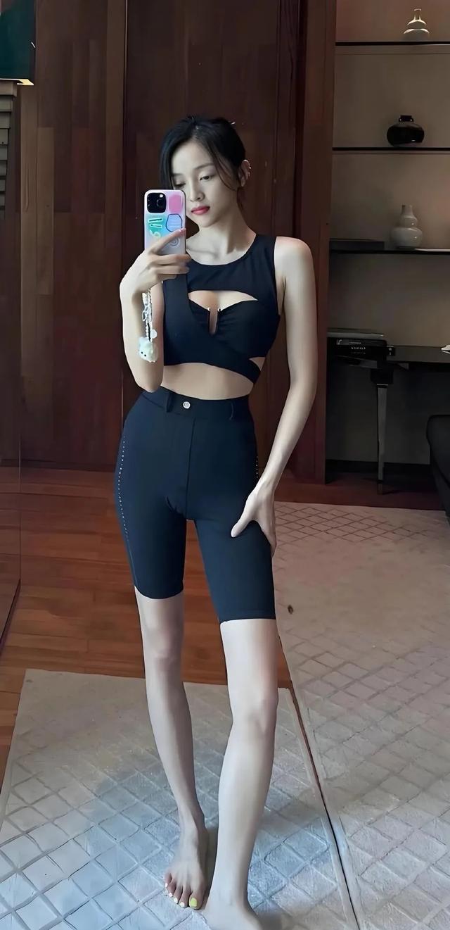 瑜伽：吴宣仪/克拉拉/张钧甯/娜扎/张予曦/李一桐/赵露思/朱珠