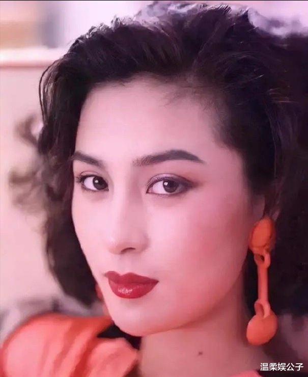 偶然看到国模叶继红的照片，才发现港姐李嘉欣在她面前根本不够看