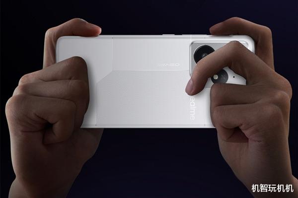 7000大电池+天玑9300+芯片卖2199?友商这么玩红米K80怎么办?