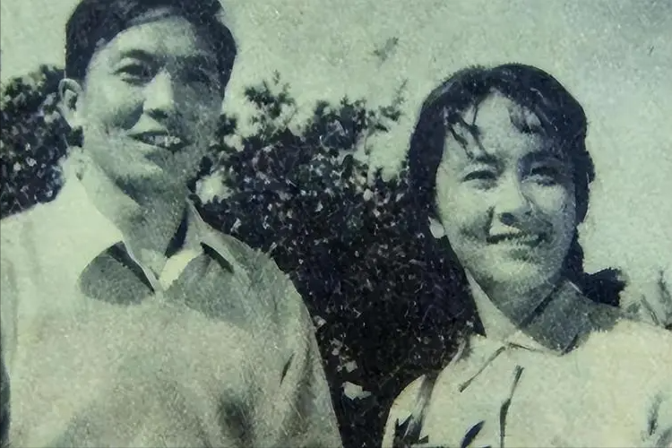 央视最美主持:吞300颗安眠药自杀,嫁军人不珍惜,嫁演员遭背叛