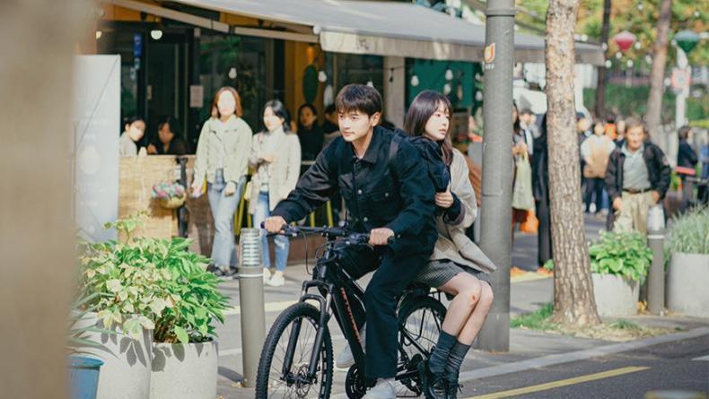 韩剧《浪漫这一家》意外好看！孙娜恩、崔珉豪一本正经的搞笑!