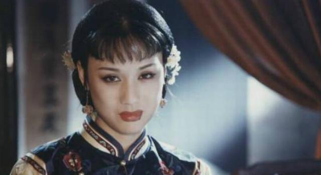 她因太美被导演看中,同居27年却无名分,63岁迎来了自己的结局