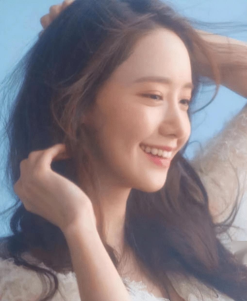 真靓!韩国“第一美女”林允儿,眼勾魂腿迷人,可惜她是韩国人