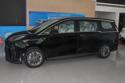 14万就能享受40万的豪华？这款7座大车让丰田赛那黯然失色！