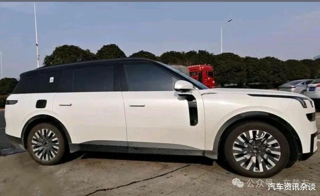 一眼看成了路虎揽胜？原来是领克900