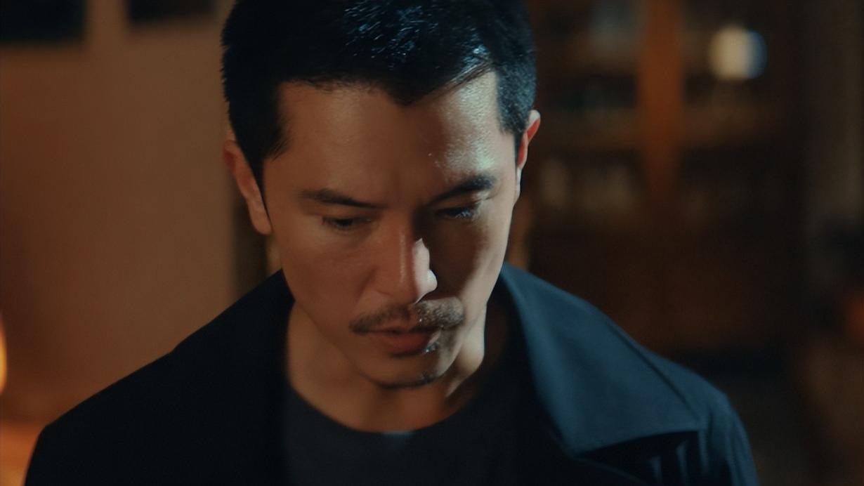 网剧《唐探2》口碑大爆，躲过了张钧甯，却被身高178的女四号给惊艳了