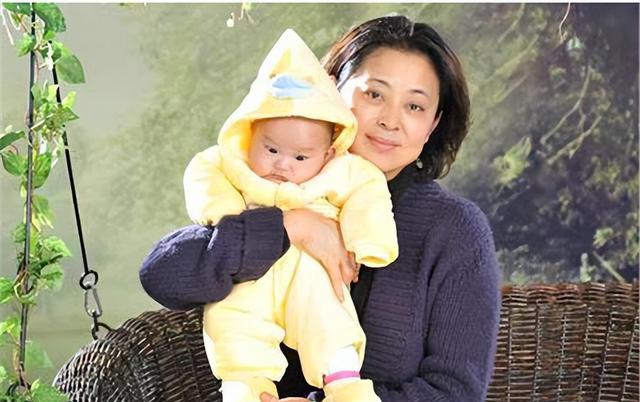 王文澜宣称:我未曾遗弃身患疾病的儿子,前妻倪萍始终是我的挚爱