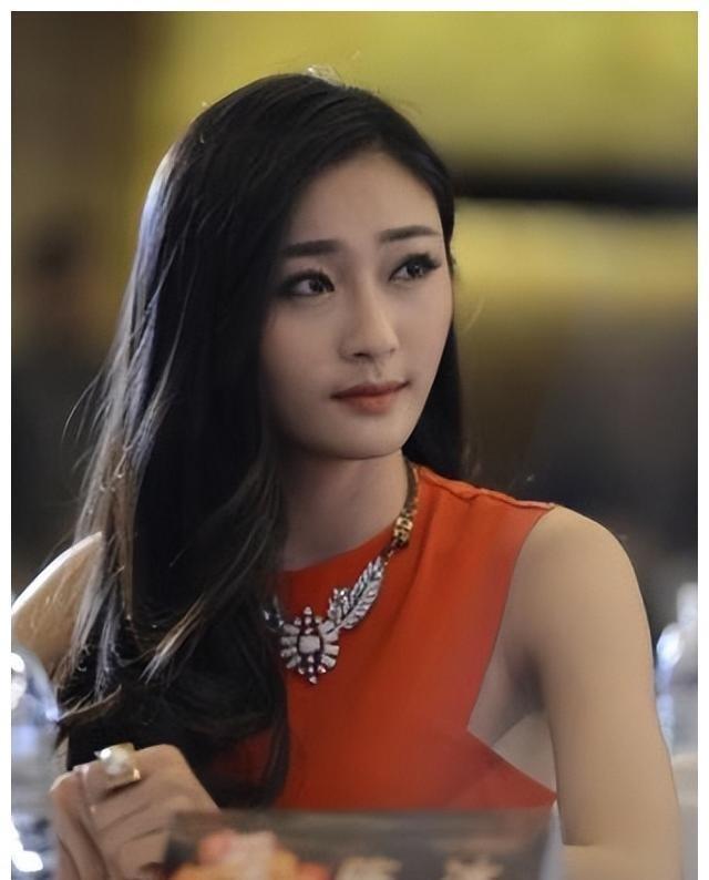 被雪藏9年的陈冰“爆料”了,撕开“苟苟营”最后的“遮羞布”