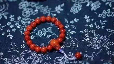 你又不是释永信,为什么要戴1080佛珠呢?