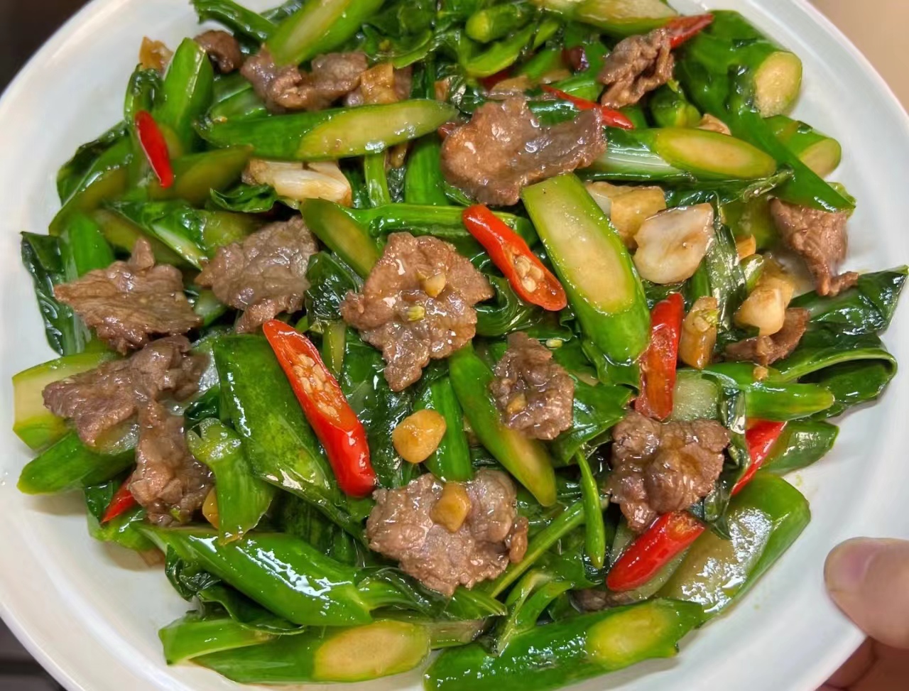 要想远离便秘,这菜要多吃,脆嫩爽口解油腻,促消化,润肠又通便