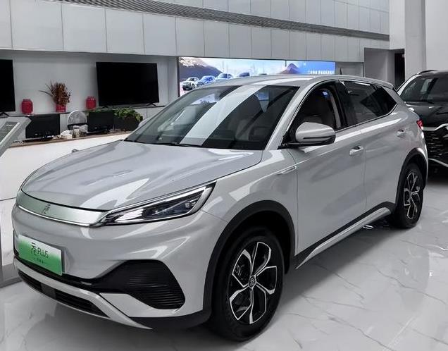 配置升级价格反降，比亚迪元PLUS荣耀版9.8万入手值不值这个价？