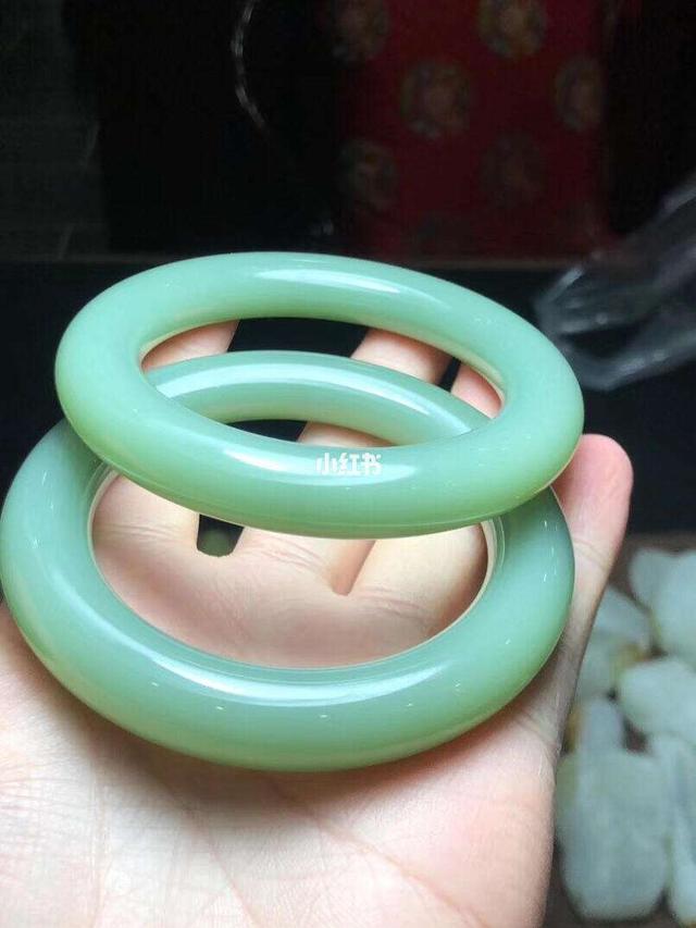 和田玉粉青的传奇之旅：从默默无闻到价值连城