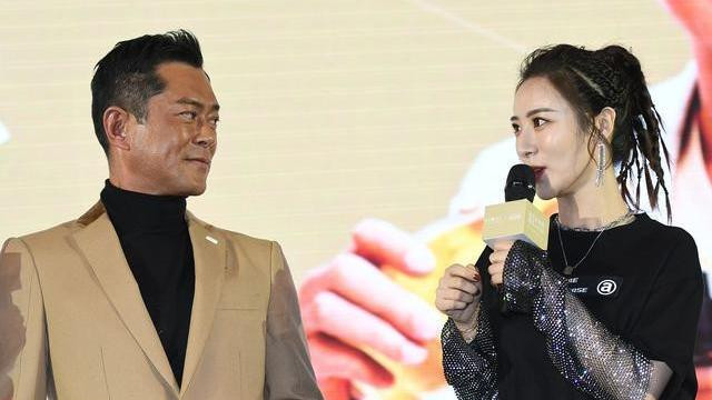 薇娅\懒人伞\一夜走红，39度出门不怕晒，网友：出门又轻又方便！